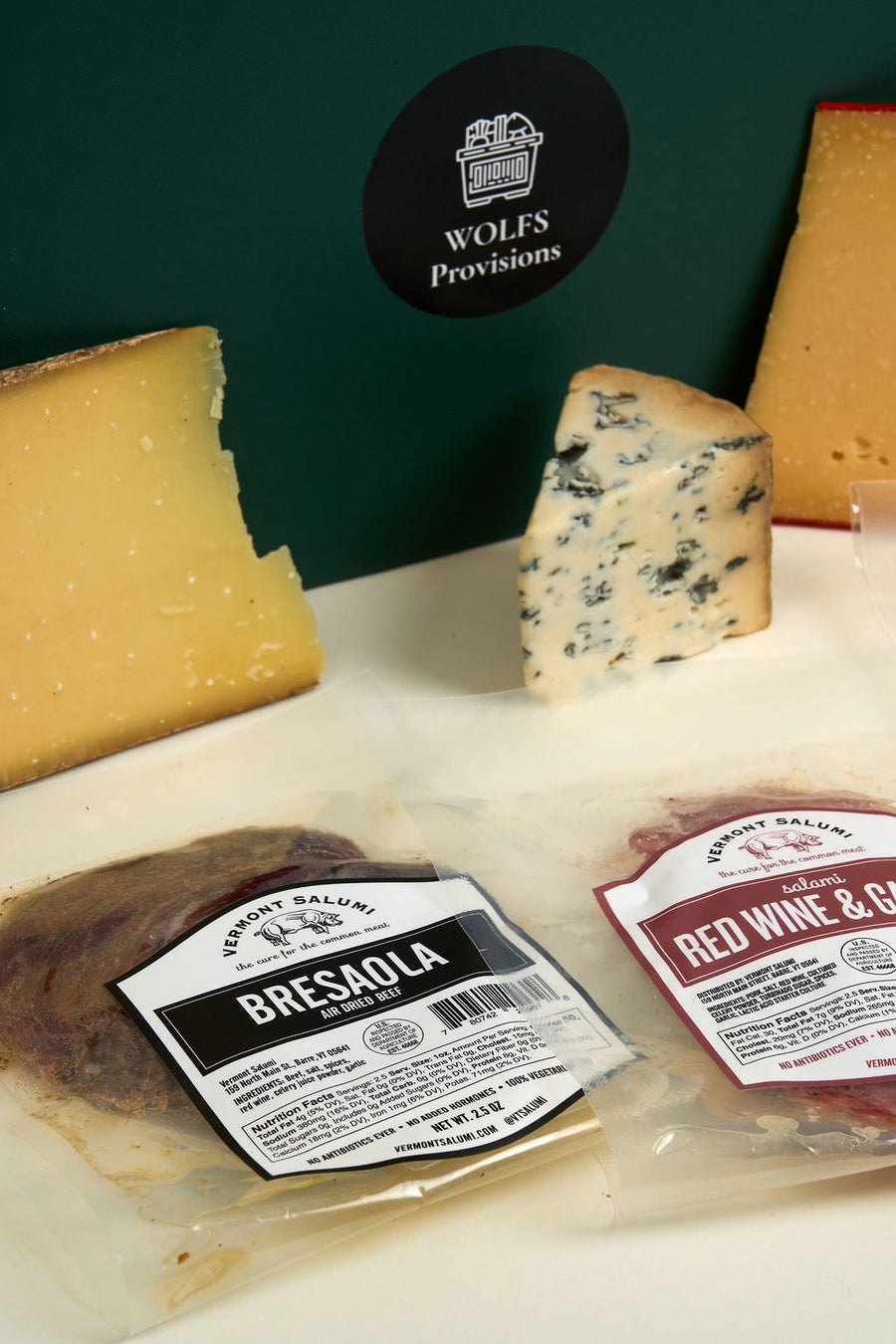 CHEESE AND CHARCUTERIE BOX (4-6 people)